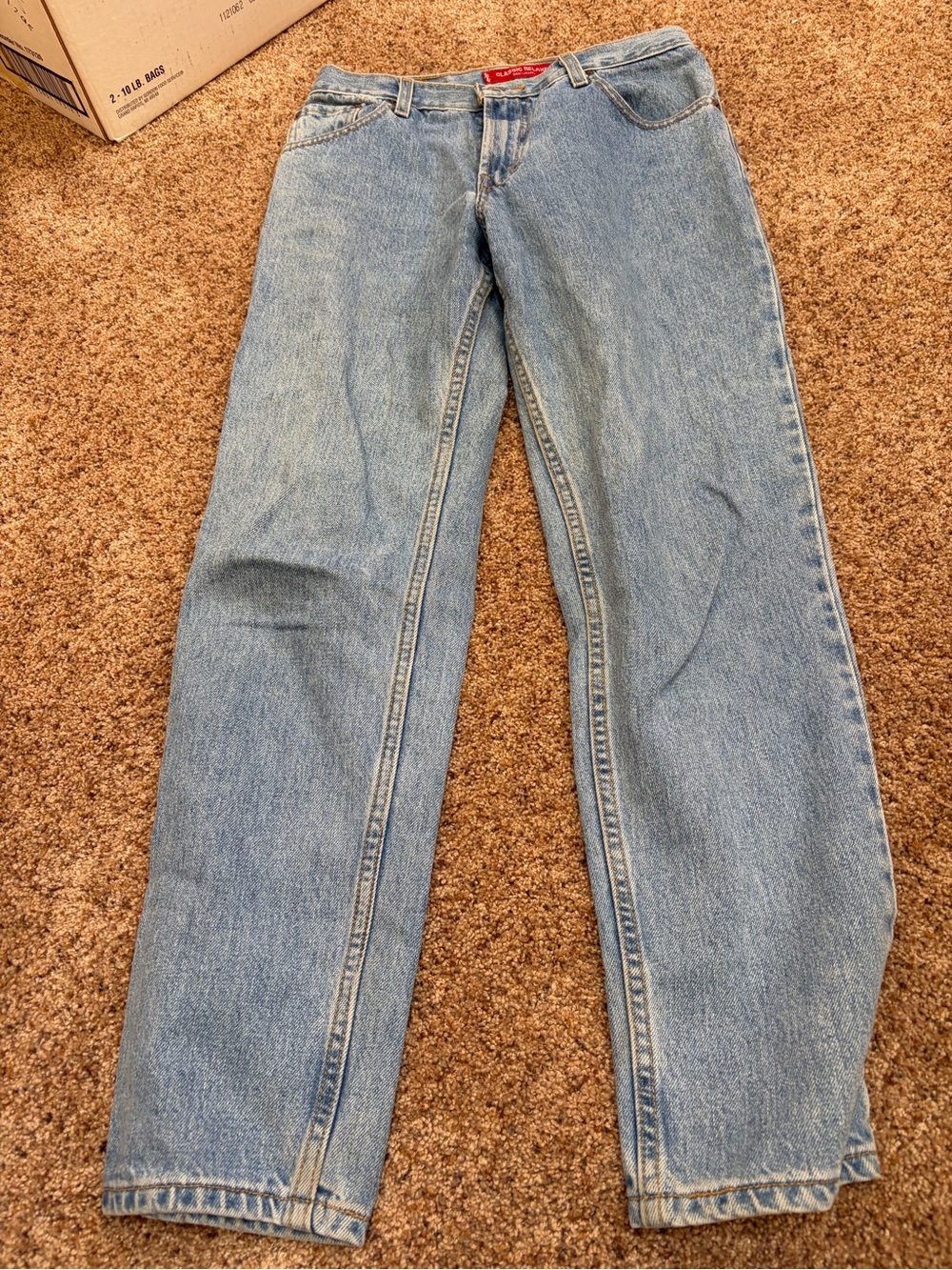 Women’s levis - Picture 2 of 2